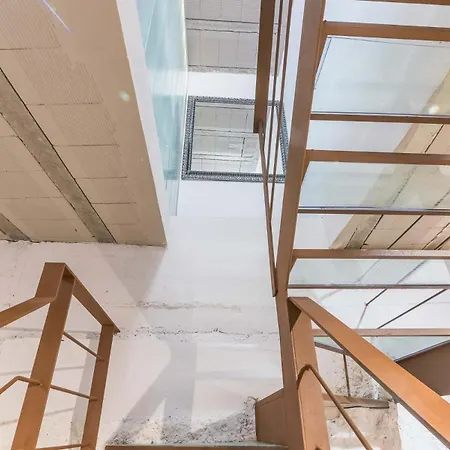 My Space Brand New In Center Apartment