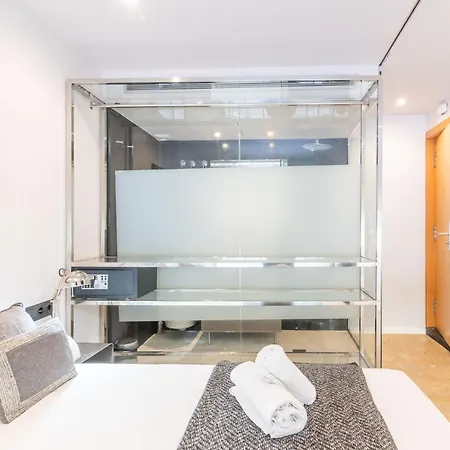 My Space Brand New In Center Apartment